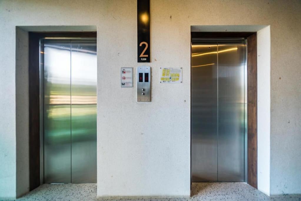 Private Apartment At Emerald Terrace パトン エクステリア 写真
